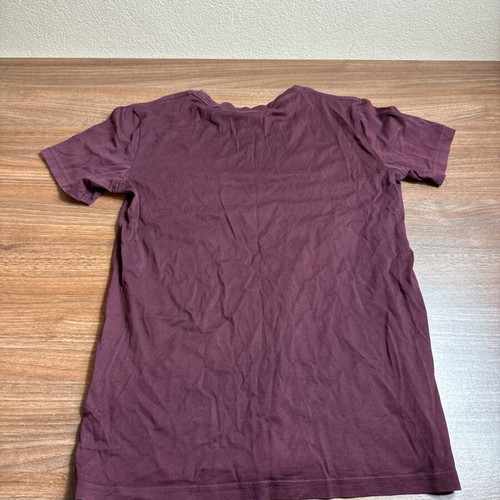 Simple men's t-shirt burgundy size S like new