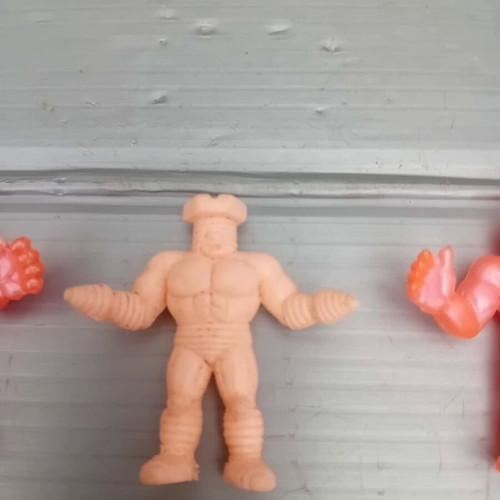 Alien figures used, set of 3 pieces