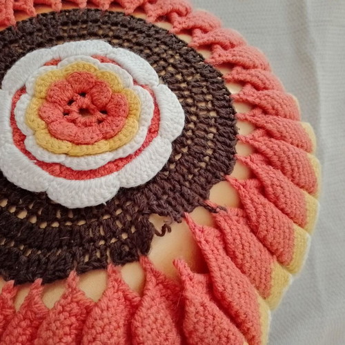 Handmade oval knitted pillow used 35x35cm