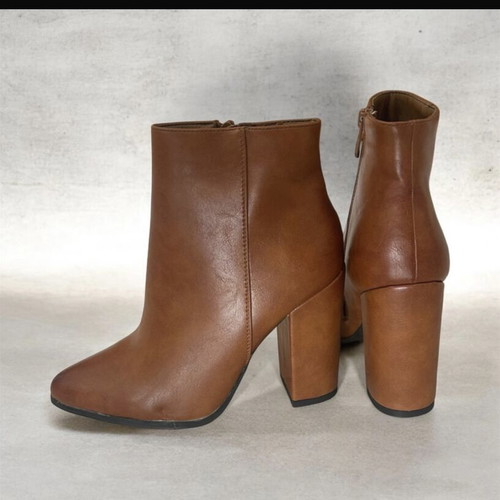 Wellspring Camel Boots New Size 39