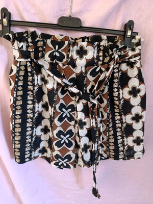 Women's shorts like new, multicolor, size M