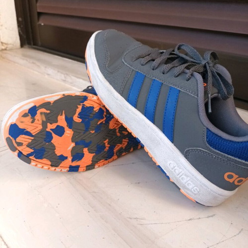 Adidas Αθλητικά Παιδικά Παπούτσια Μπάσκετ Hoops 2.0 Jr σαν καινούργια, νούμερο 40