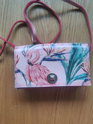 Bag with strap like new, pink