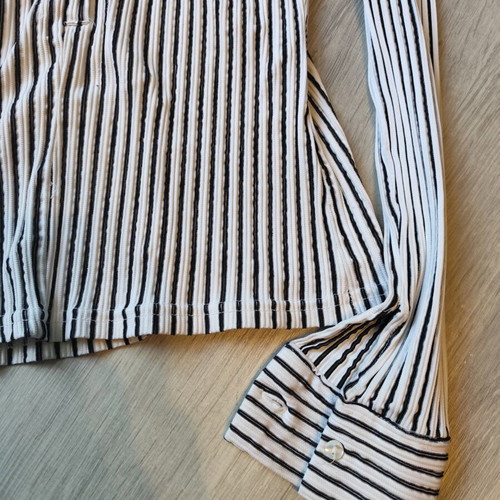 Nara Camicie shirt size S, elastic fabric, like new, black and white