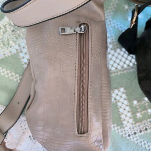 Banana medium bag like new, gray and beige