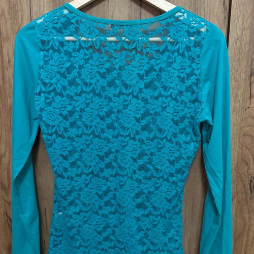 Long-sleeve blouse used with lace, size M/L, turquoise