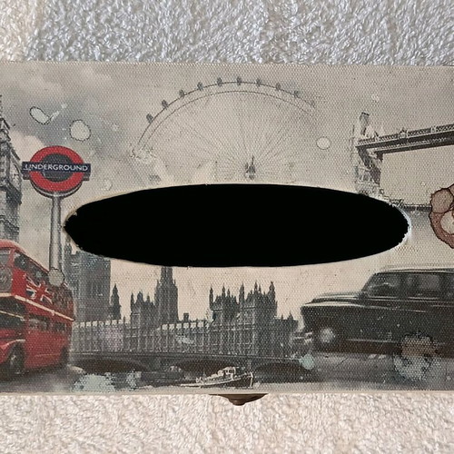 London tissue box in good condition with small defect