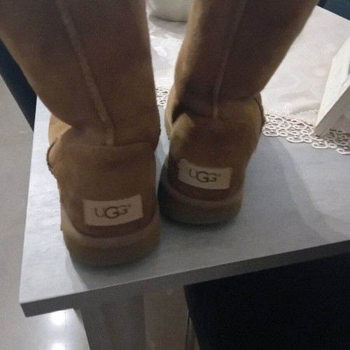 Uggs boots authentic lightly used size 36.5