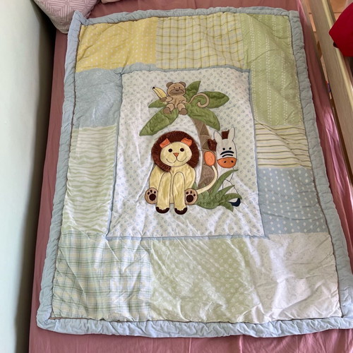 Cotton blanket Kentia like new with jungle animal design