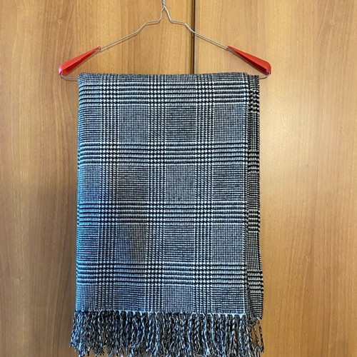 Women's cape with petit check pattern new, 100% acrylic
