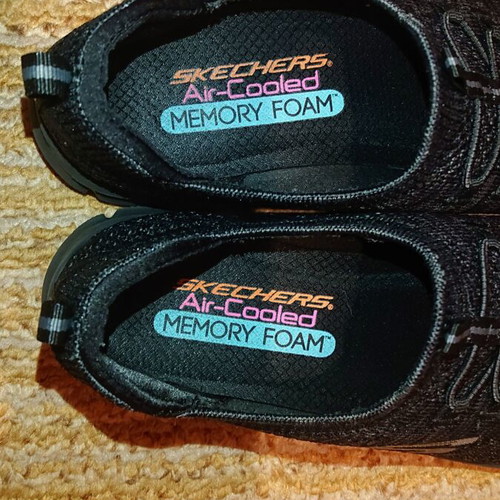 Skechers sports shoes size 39 like new, black