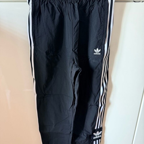 Adidas pants black like new, size M
