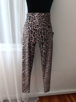 Onzie Women's Leopard Print Leggings Large new, thick, elastic