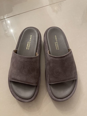 Komis & Komis grey leather sandals, size 38