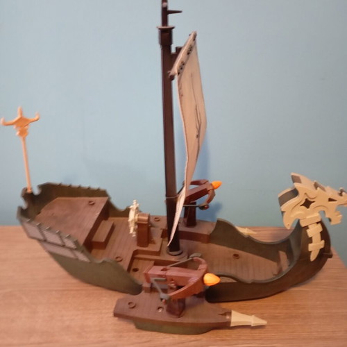 Playmobil ship with 3 figures like new