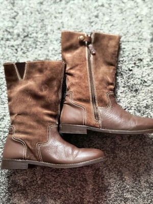Mayoral boots No 38 brown like new for girls