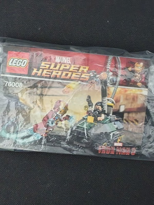 Lego Iron Man vs Mandarin set