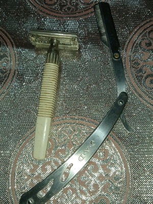 Μηχανή ξυρίσματος και ξυράφι μεταχειρισμένα, λευκή Gillette made England