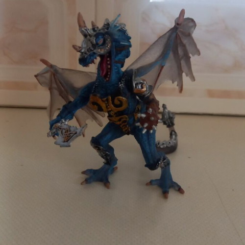Plastoy 60243 Dragon Action Figure like new with Armor
