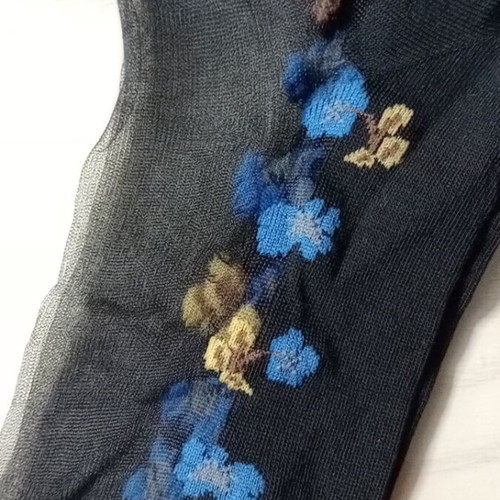Low socks with embroidery and black transparency, 3 pairs new