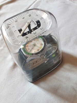 Certus junior children's watch used with broken glass, black and green