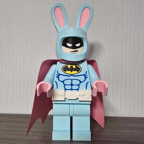 Large Easter Batman miniature 15cm new
