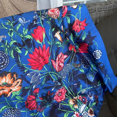 Scarf blue with flowers new
