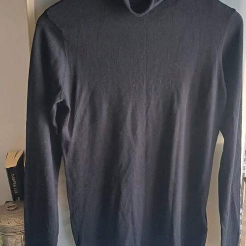 H&M turtleneck like new, set of 2, black and beige, size M