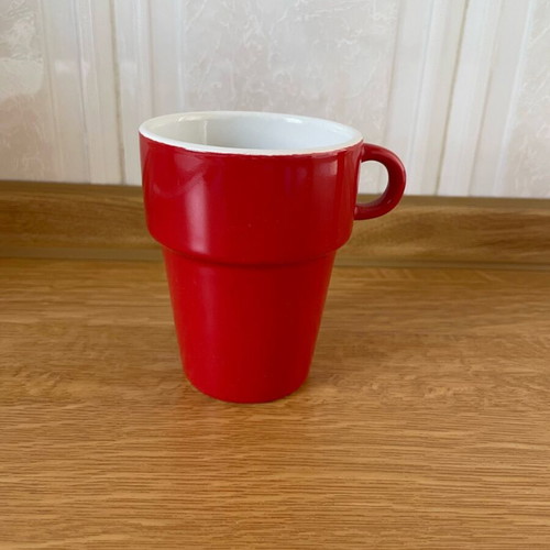 Set of 6 mugs with metal stand like new, red and white