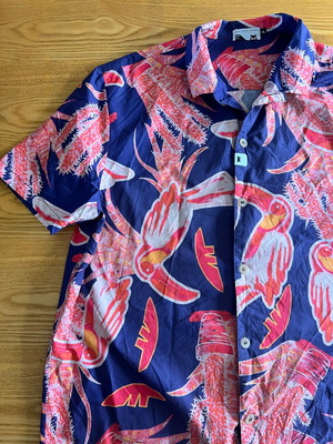 Owl parrot shirt XL like new, multicolor
