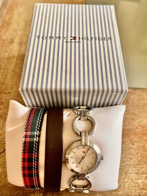 Tommy Hilfiger women's watch with three straps, like new, silver