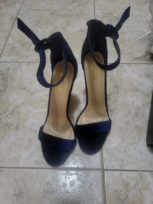 GoGo Shoes blue velvet sandals new, size 39