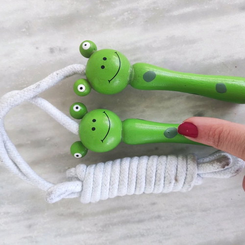 Frog jump rope new with wooden handles