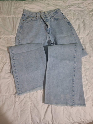 Stradivarius women's light blue straight jeans like new