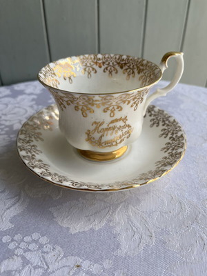 Royal Albert vintage σετ φλιτζάνι τσαγιού και πιατάκι με χρυσό περίγραμμα