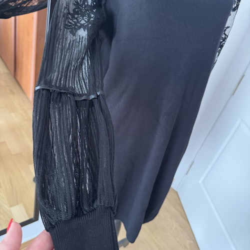 Molly Bracken black dress size L like new with lace balloon sleeves