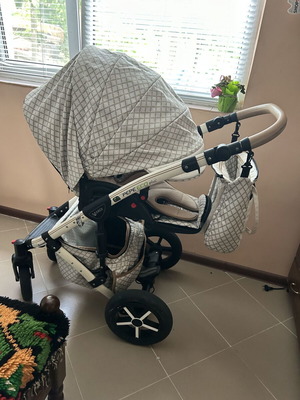 Baby stroller 3 in 1 used with winter and summer carrycots and car seat