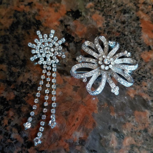 Vintage pins with rhinestones set of 2 like new