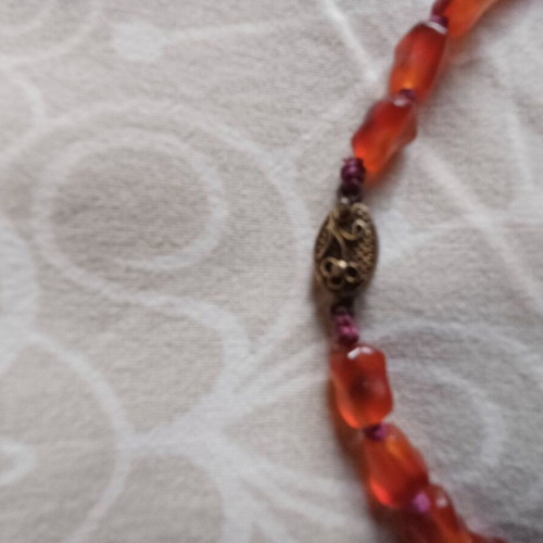 Two necklaces of natural stones like new, agate and garnet