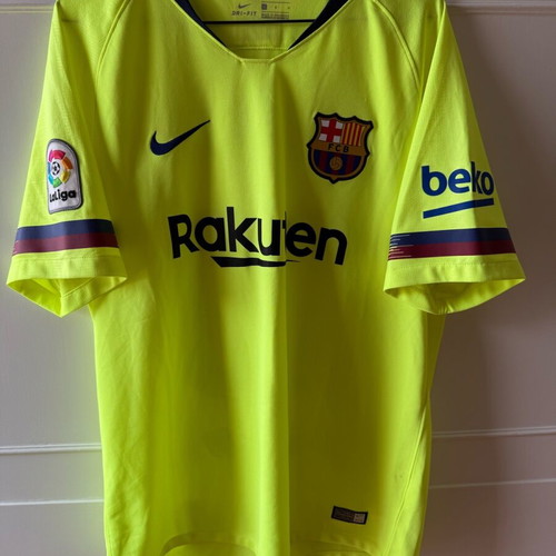 Barcelona Messi jersey 2018-2019 like new, Large