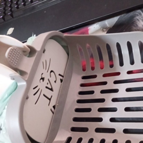 Cat Litter Scoop 2-in-1 with Integrated Bin and Bags like new