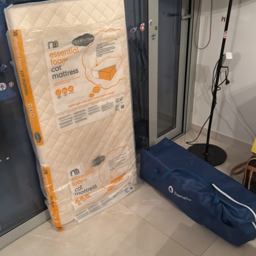 Playpen like new with extra mattress, lightweight 13 kg