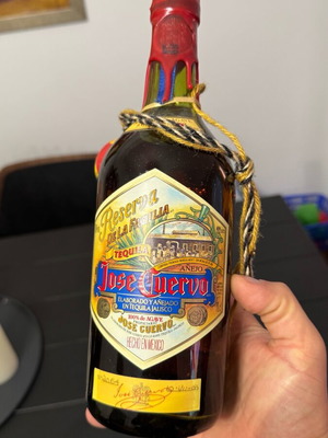 Jose Cuervo Reserva De La Familia tequila 700ml new, sealed bottle