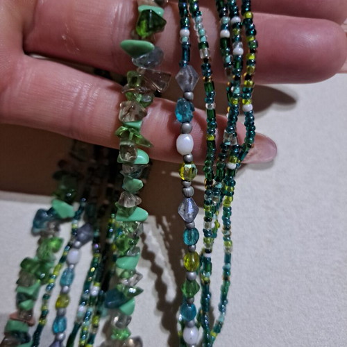 Necklace with 6 strands of beads and semi-precious stones in green shades like new