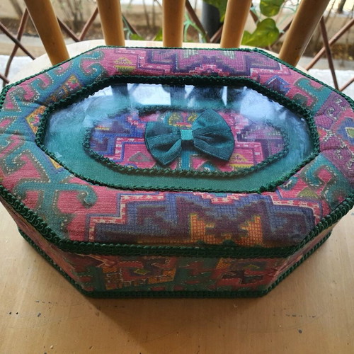 Vintage jewelry box like new, green