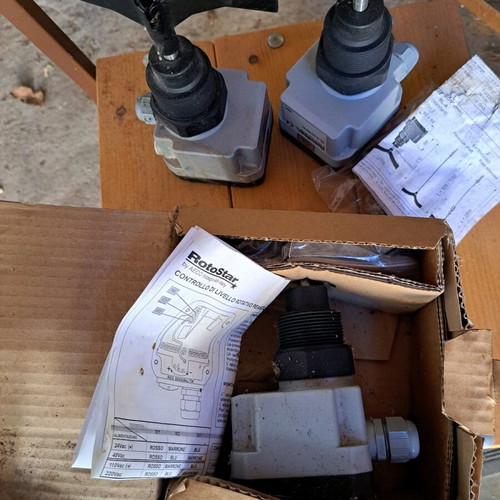 Level sensor with propeller AECO used, set of 3