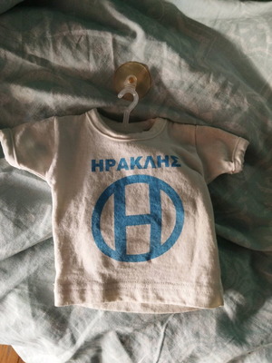 Heraklis window shirt like new