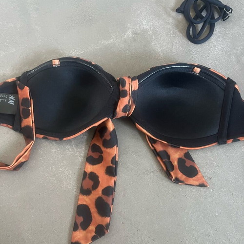 H&M Strapless Leopard Print Women's Swimwear Top like new, size 36
