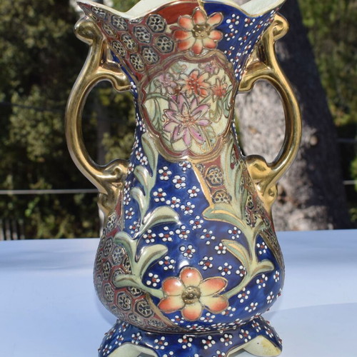 Satsuma vintage Japanese handmade vase, moriage technique, oriental, like new