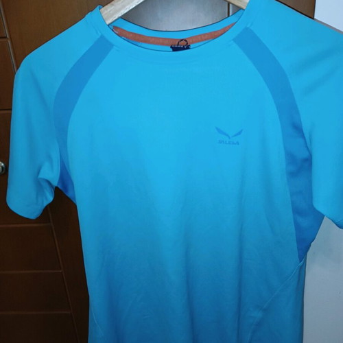 Salewa women's technical t-shirt large used, turquoise